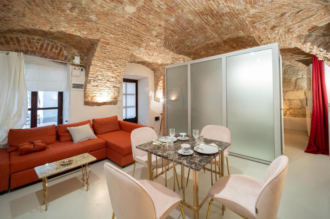 Апартаменти 5* Luxury In Unirii Square. Клуж-Напока Екстер'єр фото